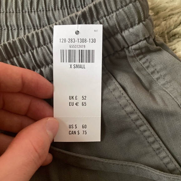 Abercrombie & Fitch shorts, 28, not worn - Picture 3 of 4
